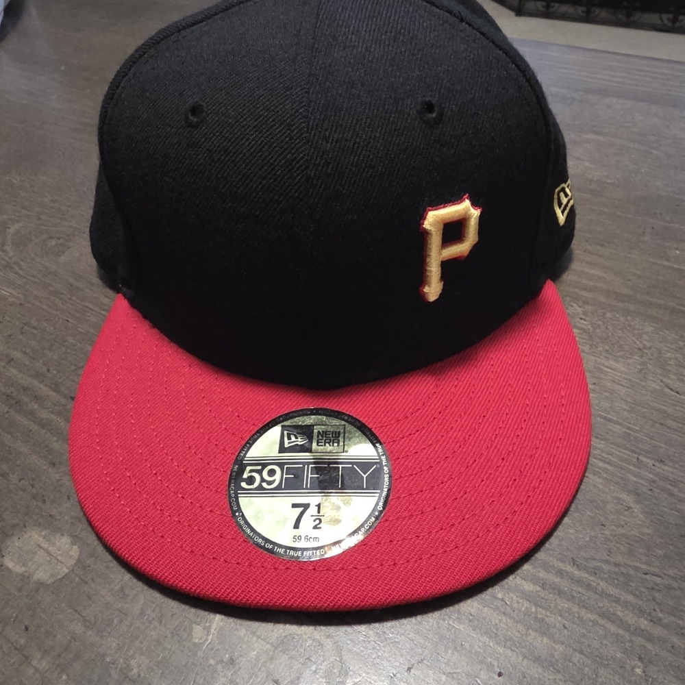 New‎ Era 59FIFTY Pittsburgh Pirates Official On-Field Fitted Cap 7-1/2 Black/Red